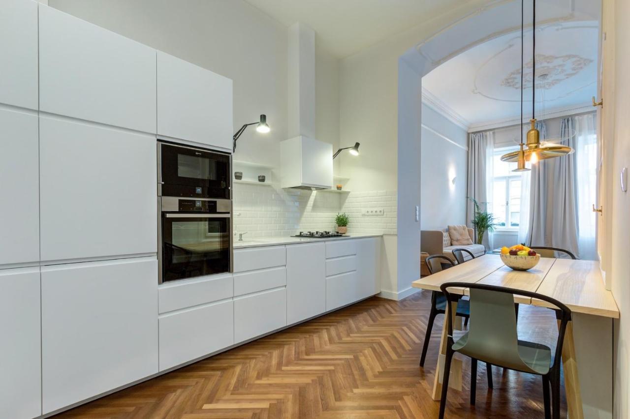 Central Basilica Apartman บูดาเปสต์ ภายนอก รูปภาพ